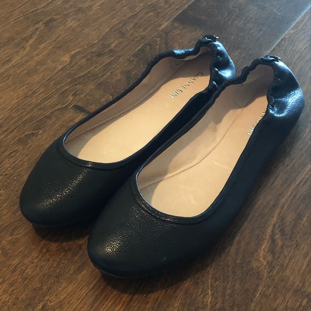 Gianni Bini Leather Black Flats
